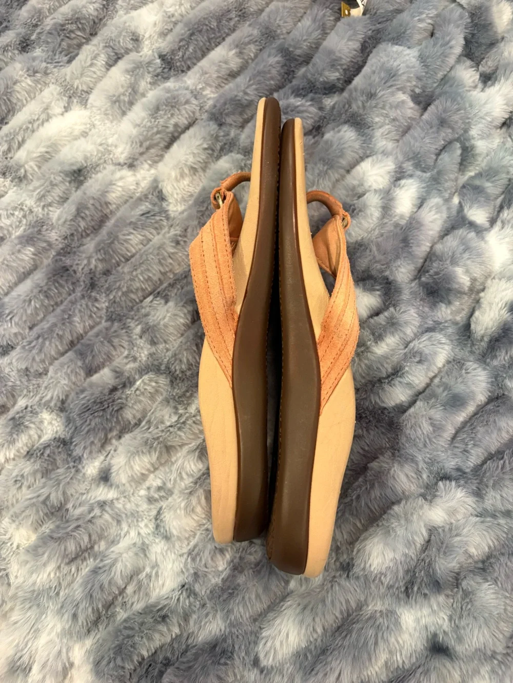 Vionic Tide Aloe Peach Suede Flip Flop with Gold O-Ring  Accent